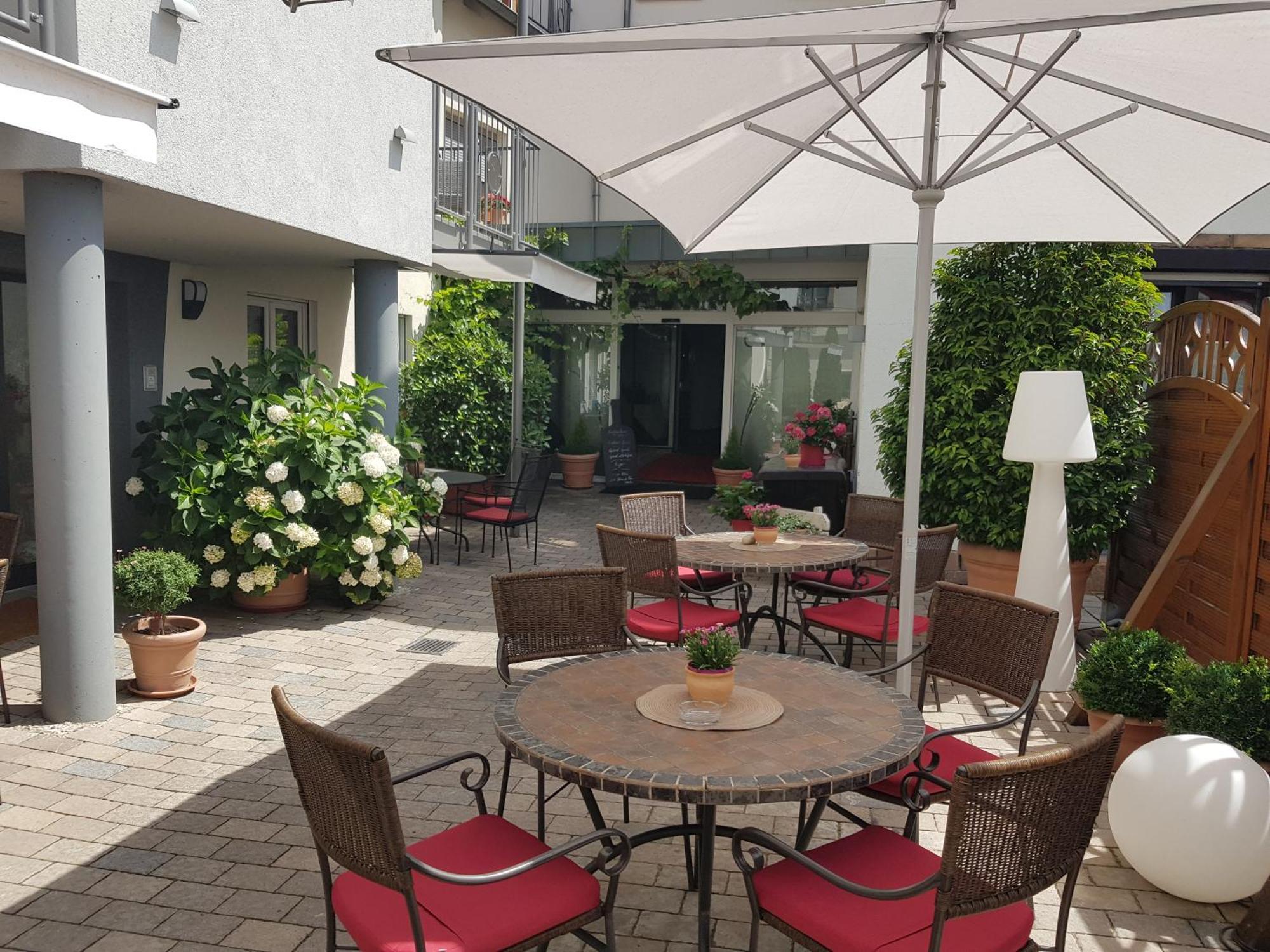 Hotel-Restaurant Pfaelzer Hof Edenkoben Exteriér fotografie