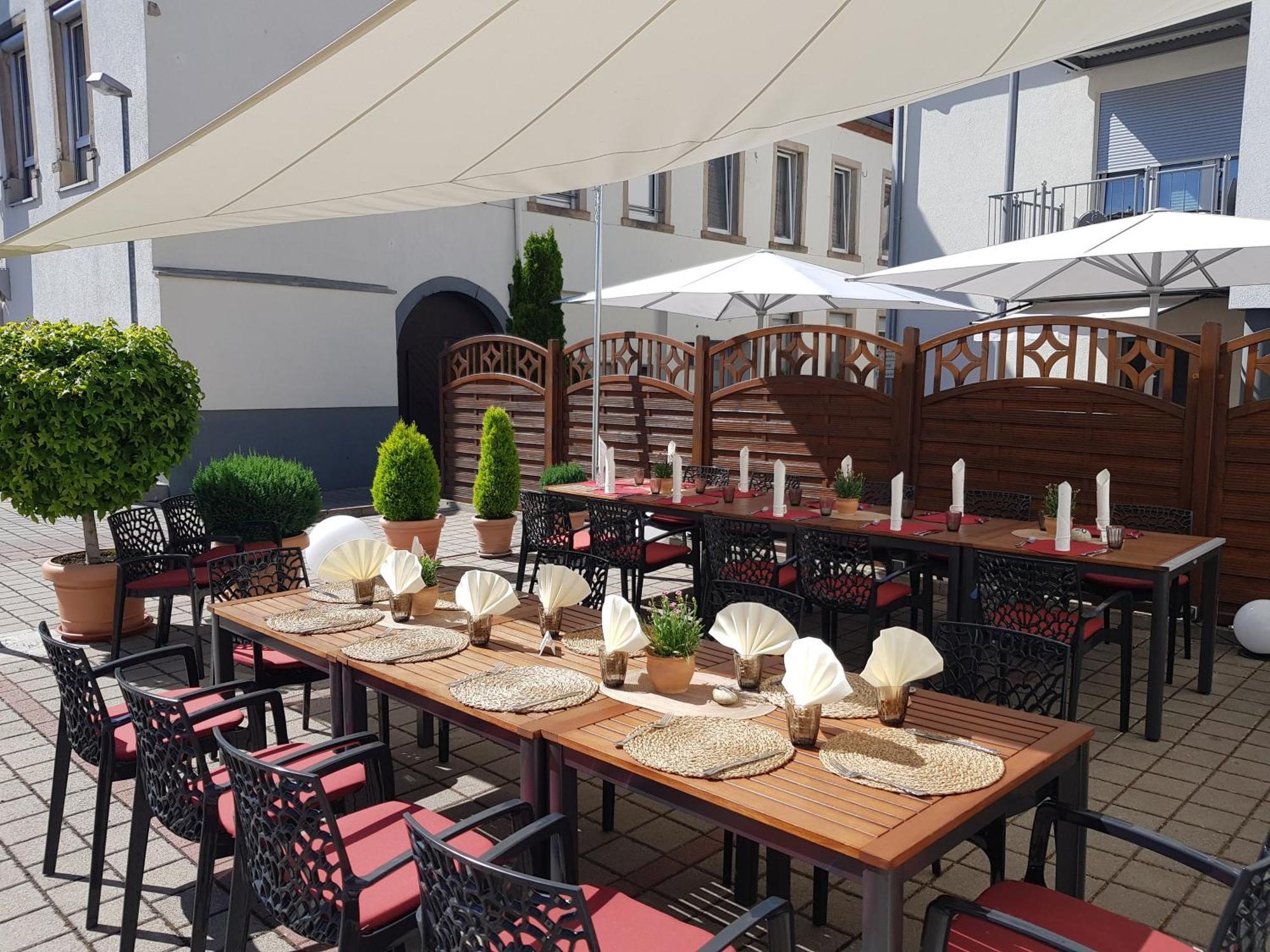Hotel-Restaurant Pfaelzer Hof Edenkoben Exteriér fotografie