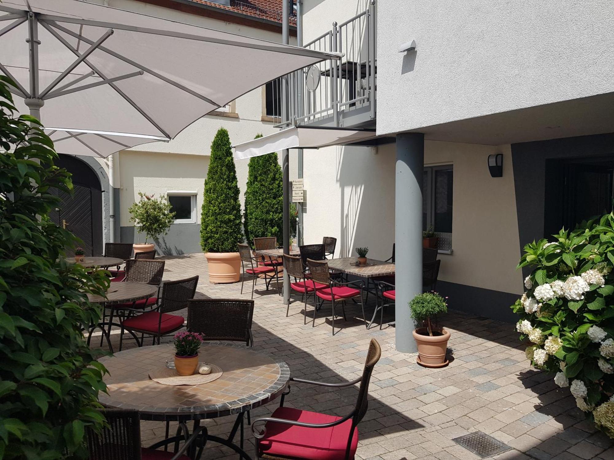 Hotel-Restaurant Pfaelzer Hof Edenkoben Exteriér fotografie