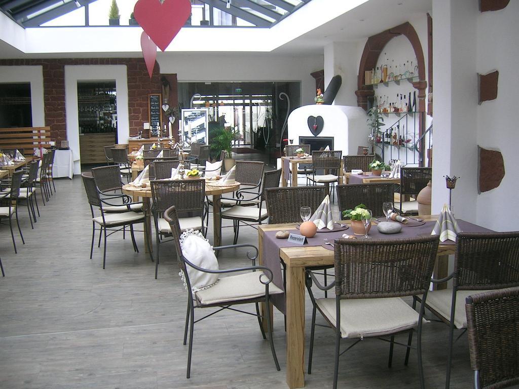 Hotel-Restaurant Pfaelzer Hof Edenkoben Exteriér fotografie